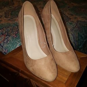 Forever 21 Tan Heels👠💄🛍